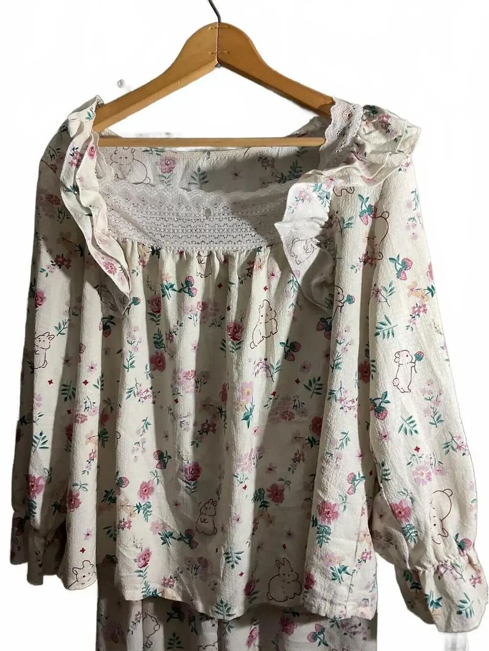 Boutique Lightweight Floral and Bunny Print Pajama Set with Ruffle Trim L - Picture 3 of 10